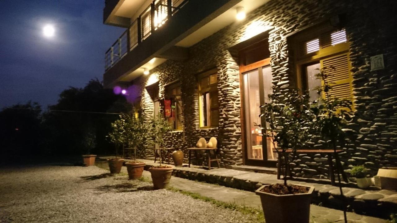 Stone House Homestay Yilan Esterno foto